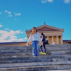 Meet your Posher, Eva